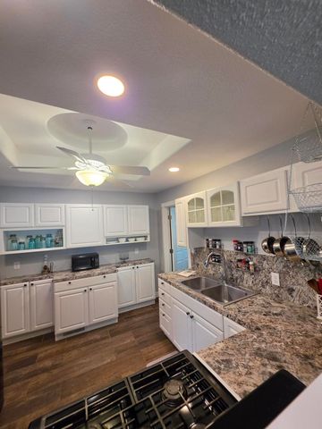 911 LINN Street, Atlantic, IA 50022