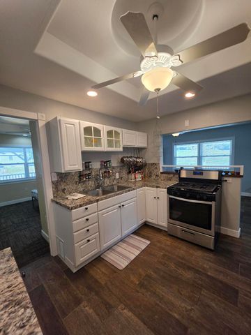911 LINN Street, Atlantic, IA 50022