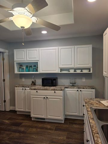 911 LINN Street, Atlantic, IA 50022