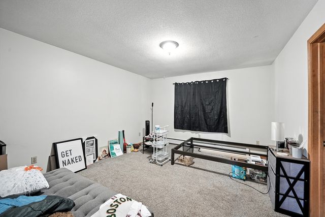 39 Valley Lane, Amherst, MA 01002