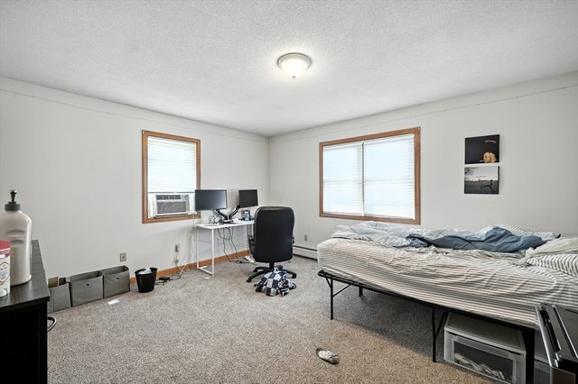 39 Valley Lane, Amherst, MA 01002