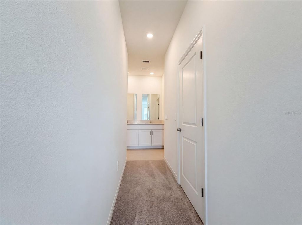 Image 13 of property listing at 9435 GULF SHORE TERRACE, Parrish, FL 34219