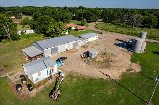 174 Choctaw Street, Deport, TX 75435