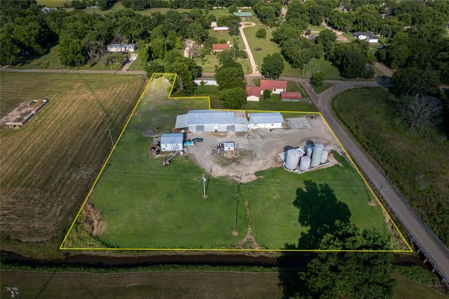 174 Choctaw Street, Deport, TX 75435