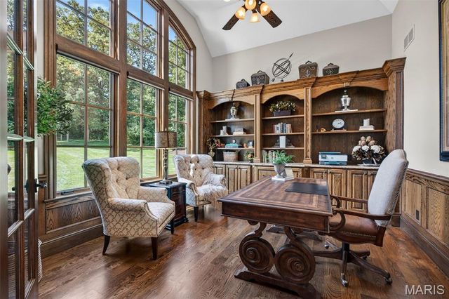 262 Dietrich Road, Ballwin, MO 63021