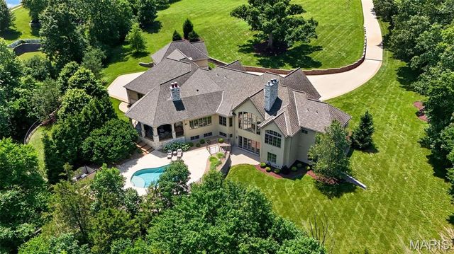 262 Dietrich Road, Ballwin, MO 63021