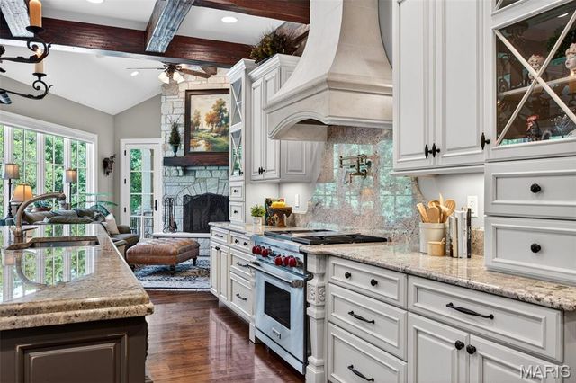 262 Dietrich Road, Ballwin, MO 63021