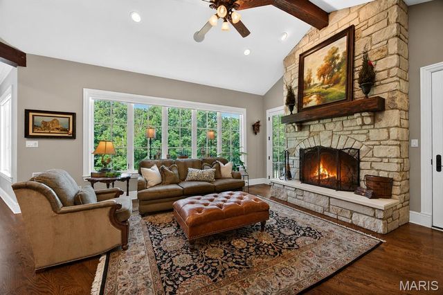 262 Dietrich Road, Ballwin, MO 63021