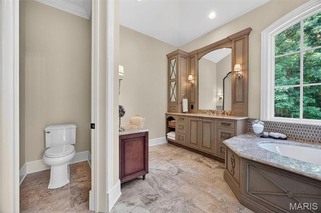 262 Dietrich Road, Ballwin, MO 63021