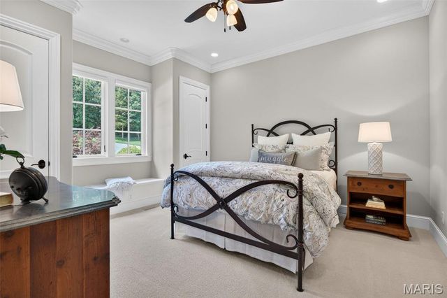 262 Dietrich Road, Ballwin, MO 63021