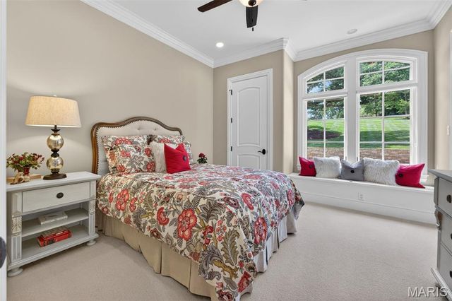 262 Dietrich Road, Ballwin, MO 63021