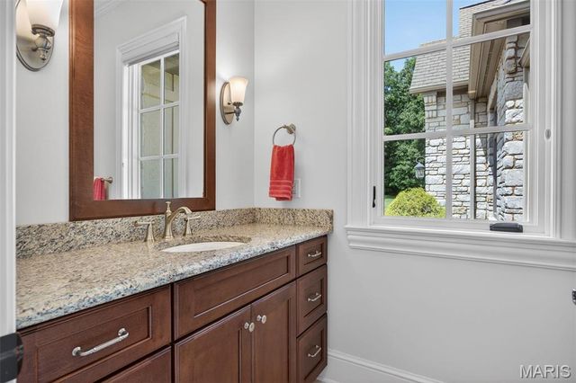 262 Dietrich Road, Ballwin, MO 63021