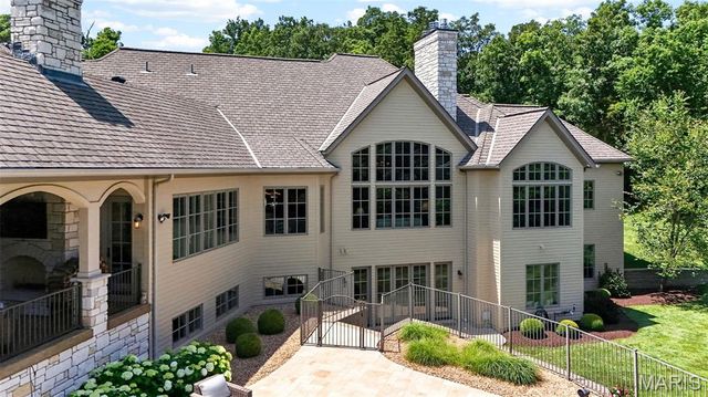 262 Dietrich Road, Ballwin, MO 63021