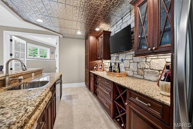 262 Dietrich Road, Ballwin, MO 63021