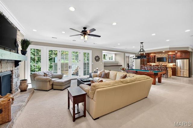 262 Dietrich Road, Ballwin, MO 63021