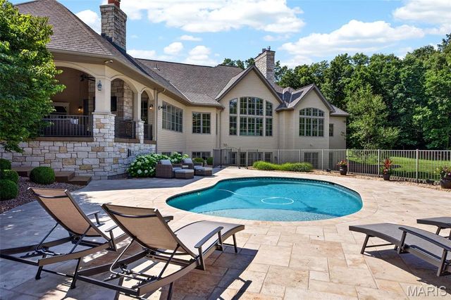 262 Dietrich Road, Ballwin, MO 63021