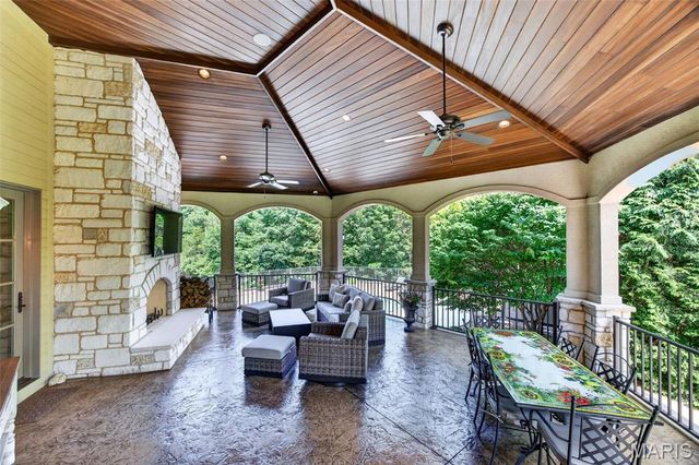 262 Dietrich Road, Ballwin, MO 63021