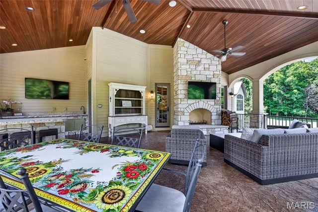 262 Dietrich Road, Ballwin, MO 63021