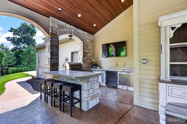 262 Dietrich Road, Ballwin, MO 63021