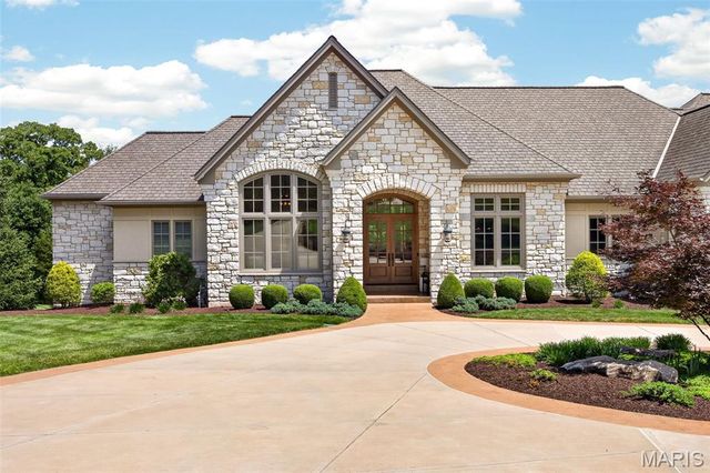 262 Dietrich Road, Ballwin, MO 63021