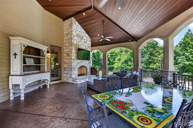 262 Dietrich Road, Ballwin, MO 63021