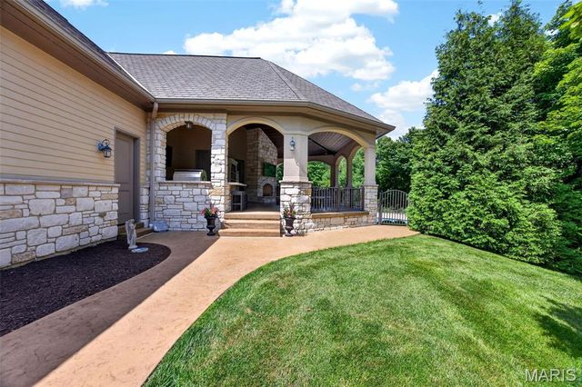 262 Dietrich Road, Ballwin, MO 63021
