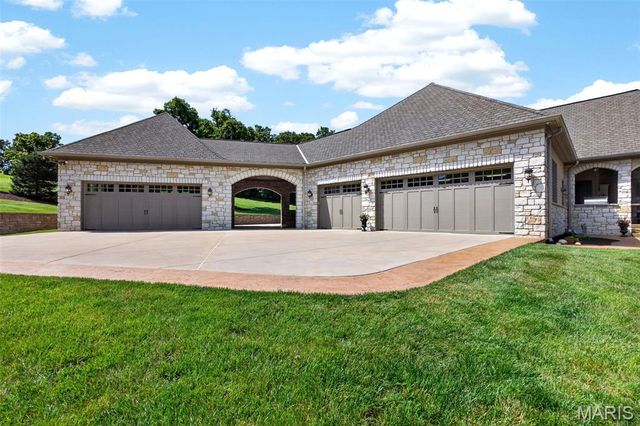 262 Dietrich Road, Ballwin, MO 63021