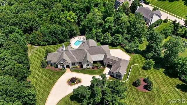 262 Dietrich Road, Ballwin, MO 63021