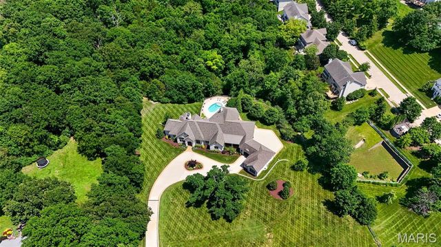 262 Dietrich Road, Ballwin, MO 63021