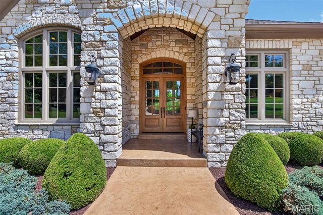 262 Dietrich Road, Ballwin, MO 63021