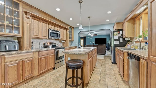 184 Hillview Road, Gloversville, NY 12078