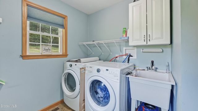 184 Hillview Road, Gloversville, NY 12078