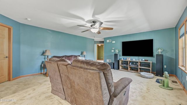 184 Hillview Road, Gloversville, NY 12078