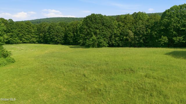 184 Hillview Road, Gloversville, NY 12078