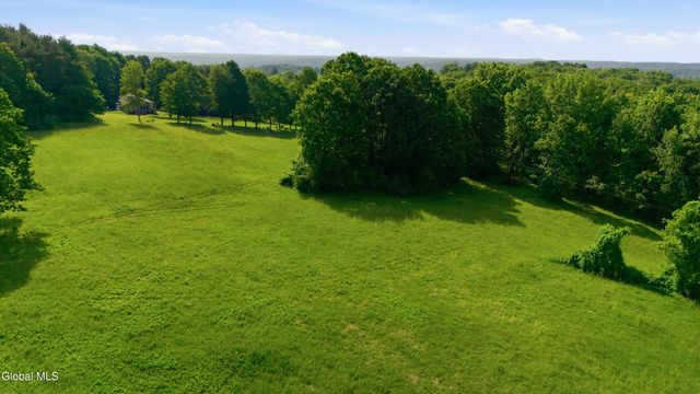 184 Hillview Road, Gloversville, NY 12078