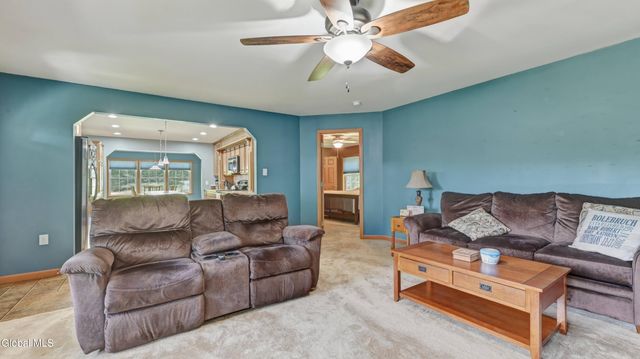 184 Hillview Road, Gloversville, NY 12078