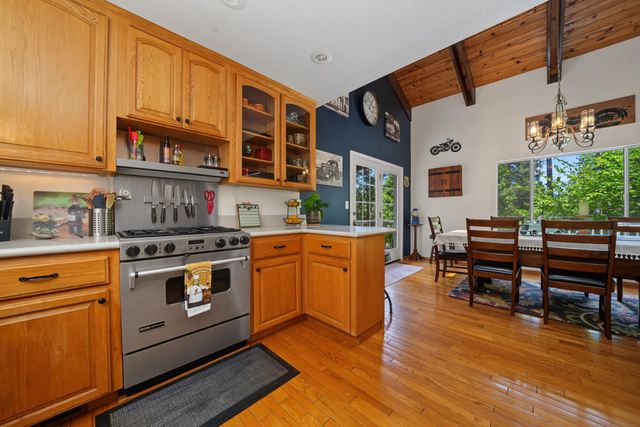 1675 Evergreen Ln, Arnold, CA 95223
