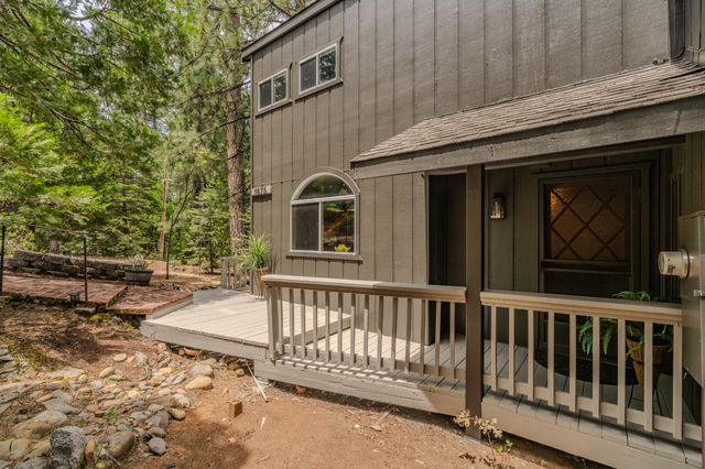 1675 Evergreen Ln, Arnold, CA 95223