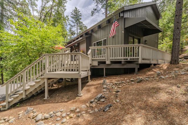1675 Evergreen Ln, Arnold, CA 95223