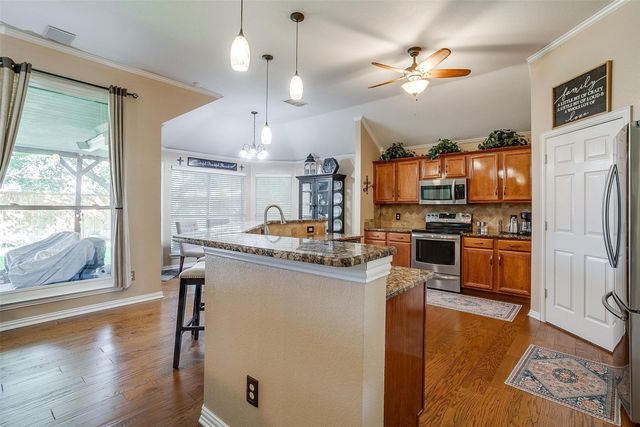 413 Jeffdale Drive, Burleson, TX 76028