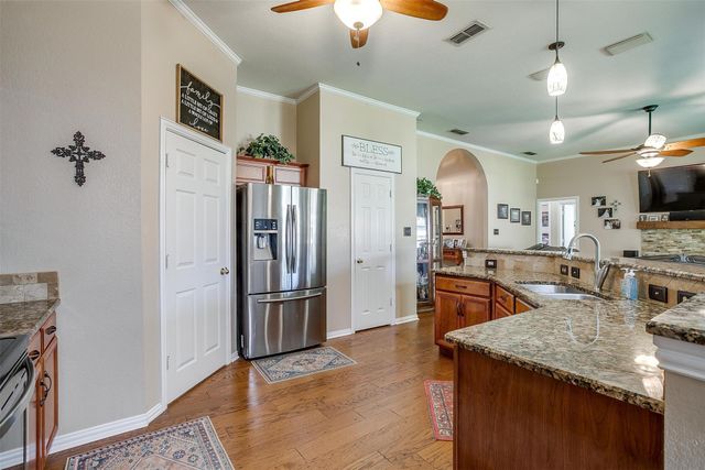 413 Jeffdale Drive, Burleson, TX 76028