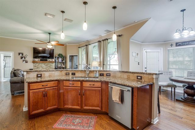 413 Jeffdale Drive, Burleson, TX 76028