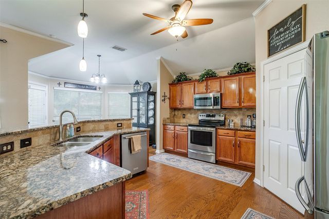 413 Jeffdale Drive, Burleson, TX 76028