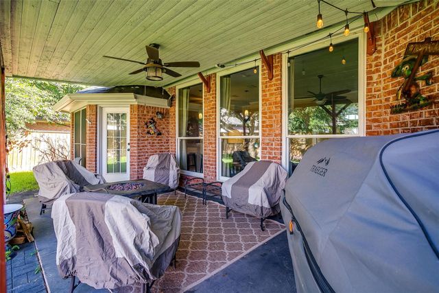 413 Jeffdale Drive, Burleson, TX 76028