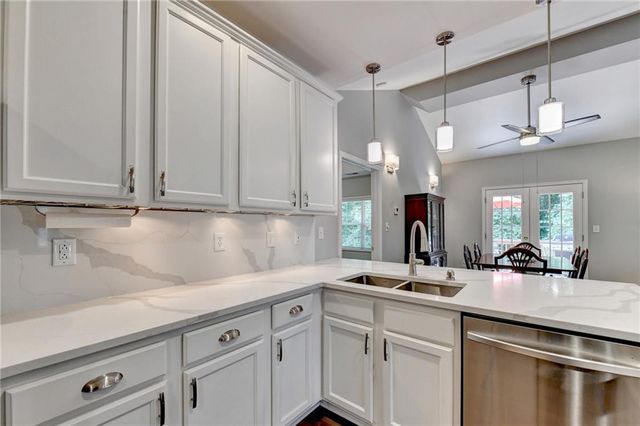 3321 Raes Creek Road BLDG 11, Marietta, GA 30008