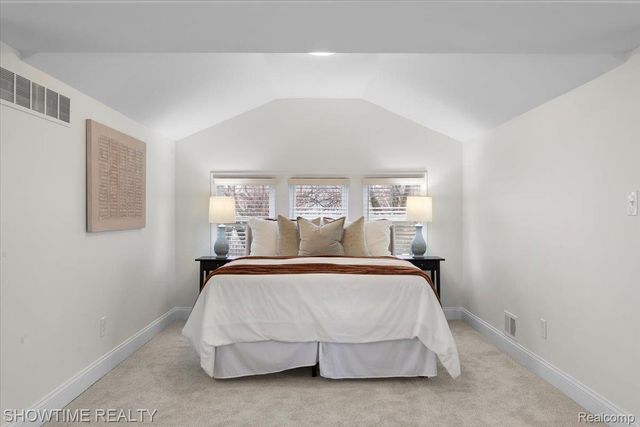 418 E Woodland Street, Ferndale, MI 48220