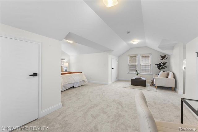 418 E Woodland Street, Ferndale, MI 48220