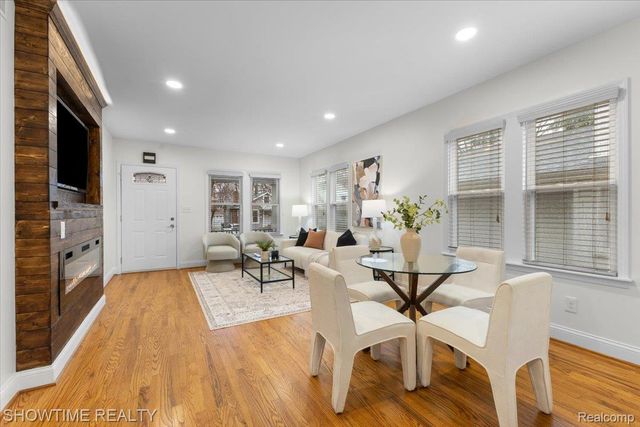 418 E Woodland Street, Ferndale, MI 48220