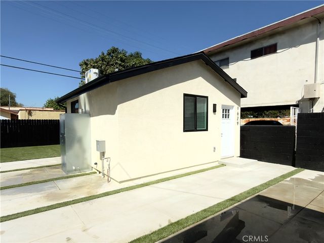 1629 W 80th St, Los Angeles, CA 90047