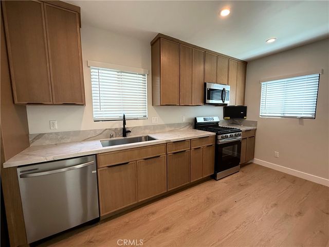 1629 W 80th St, Los Angeles, CA 90047